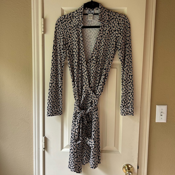Diane von Furstenberg Wrap Dress - Size 4 - Picture 1 of 7